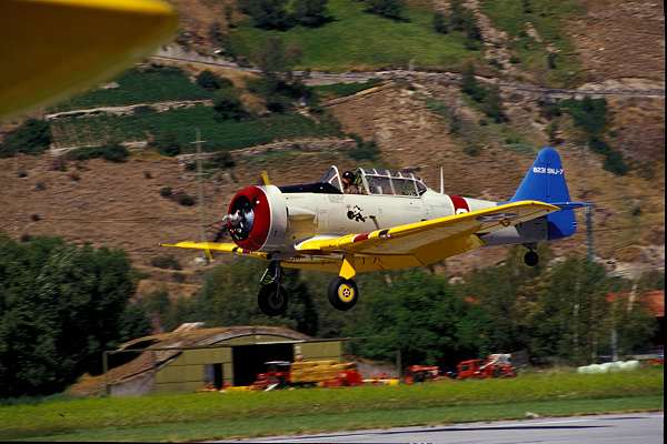 039_at-6_ladeanflug