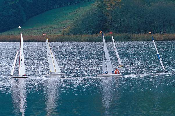 sailingteam_an_boje.jpg