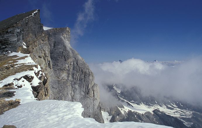 37_barrhorn_mit_quellwolken.jpg