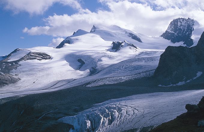 50_stralhorn_und_adlerpass.jpg