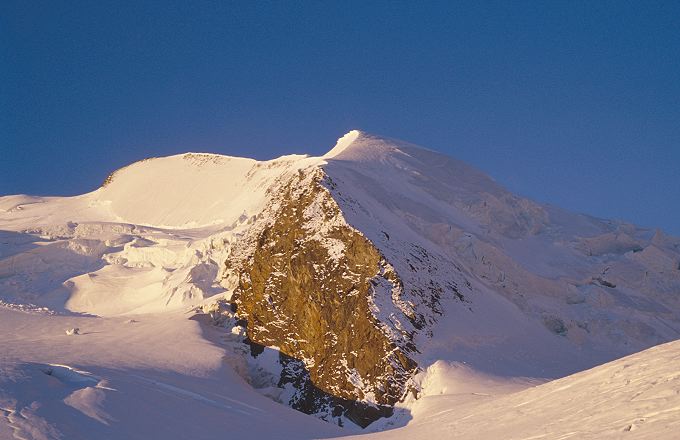 53_strahlhorn_im_morgenlich.jpg